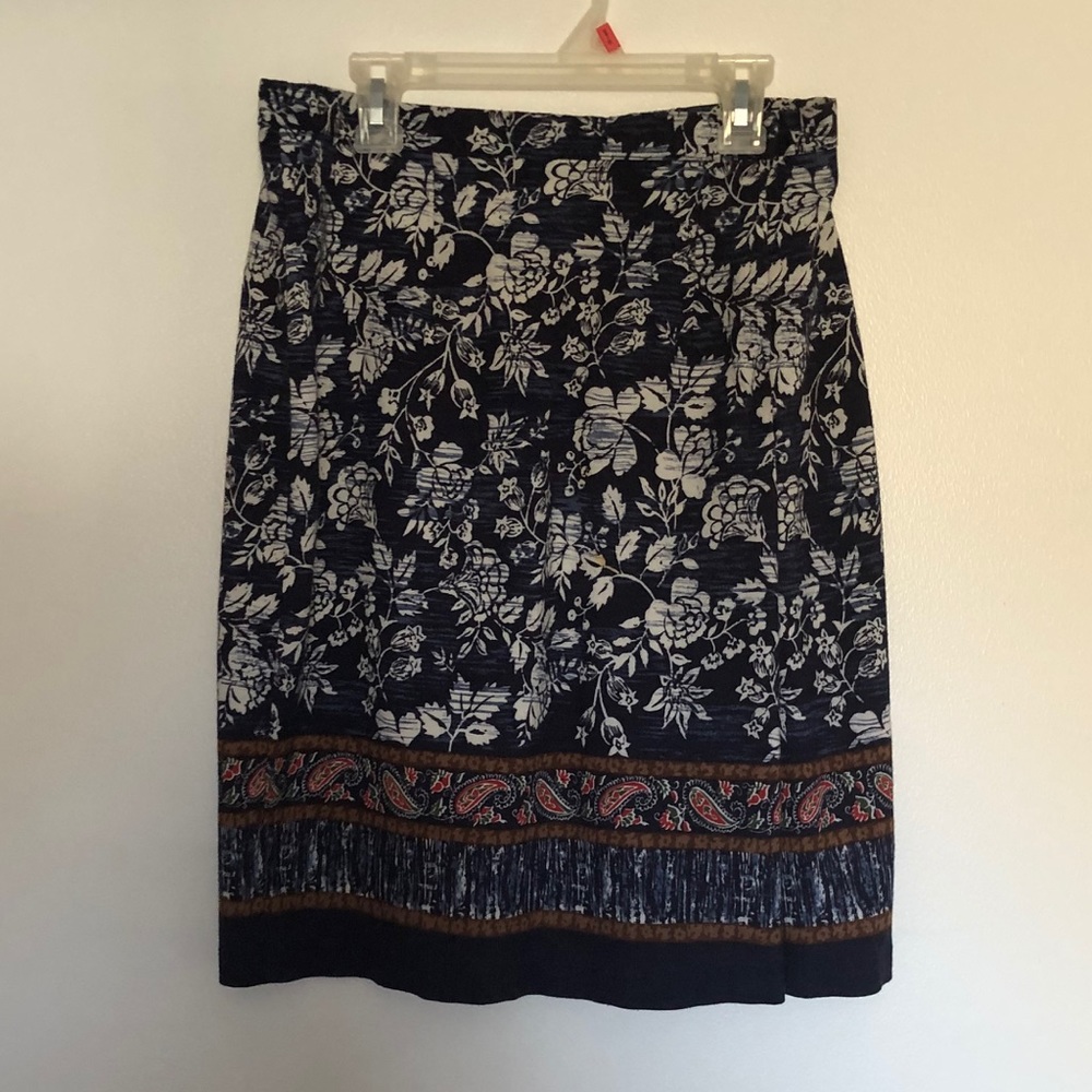 Laura Scott blue flowered skirt size 10